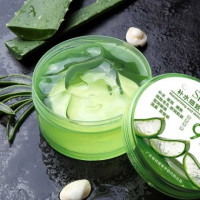 Simu Aloe Vera Gel เจลว่านหางจระเข้ ขนาด 300 กรัม บรรจุ แพ็ค ชิ้นร้านค้าเครื่องสำอางค์ ขายเครื่องสำอาง สกินแคร์ ครีมกันแดด และเคาท์เตอร์แบรนด์ กว่า 2000 รายการ ของแท้ 100% เว็บเครื่องสำอาง ไอเท็มความงาม