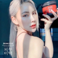 ครีมโสมพิษผึ้งจักรพรรดิ skin dose ผิวขาวใส ออร่าร้านค้าเครื่องสำอางค์ ขายเครื่องสำอาง สกินแคร์ ครีมกันแดด และเคาท์เตอร์แบรนด์ กว่า 2000 รายการ ของแท้ 100% เว็บเครื่องสำอาง ไอเท็มความงาม