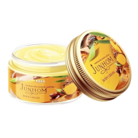 จันทร์หอม เฮิร์บ เอ็กซ์ตร้า บอดี้ ครีม 250 gร้านค้าเครื่องสำอางค์ ขายเครื่องสำอาง สกินแคร์ ครีมกันแดด และเคาท์เตอร์แบรนด์ กว่า 2000 รายการ ของแท้ 100% เว็บเครื่องสำอาง ไอเท็มความงาม